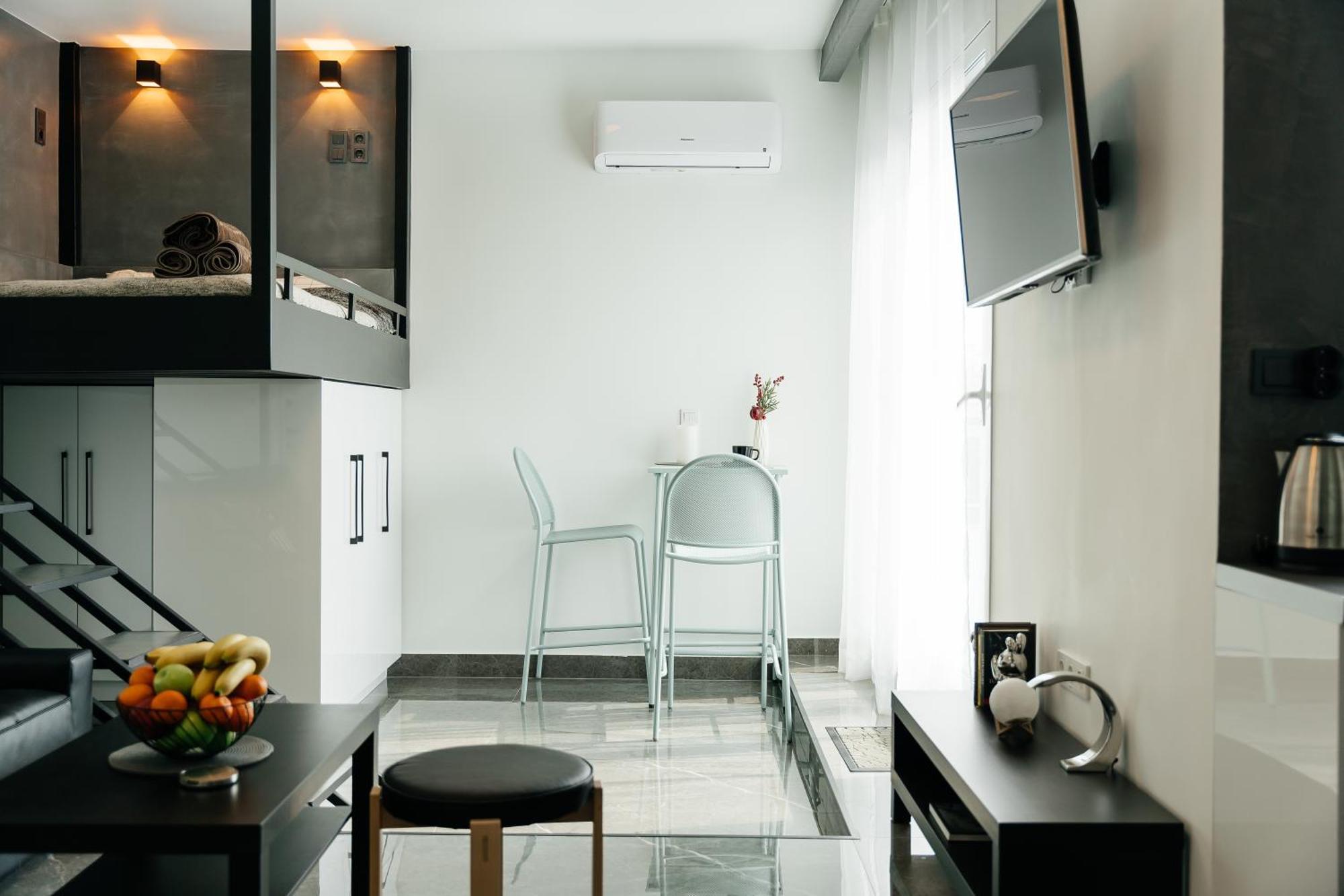 Stylish Overlooking The Acropolis
