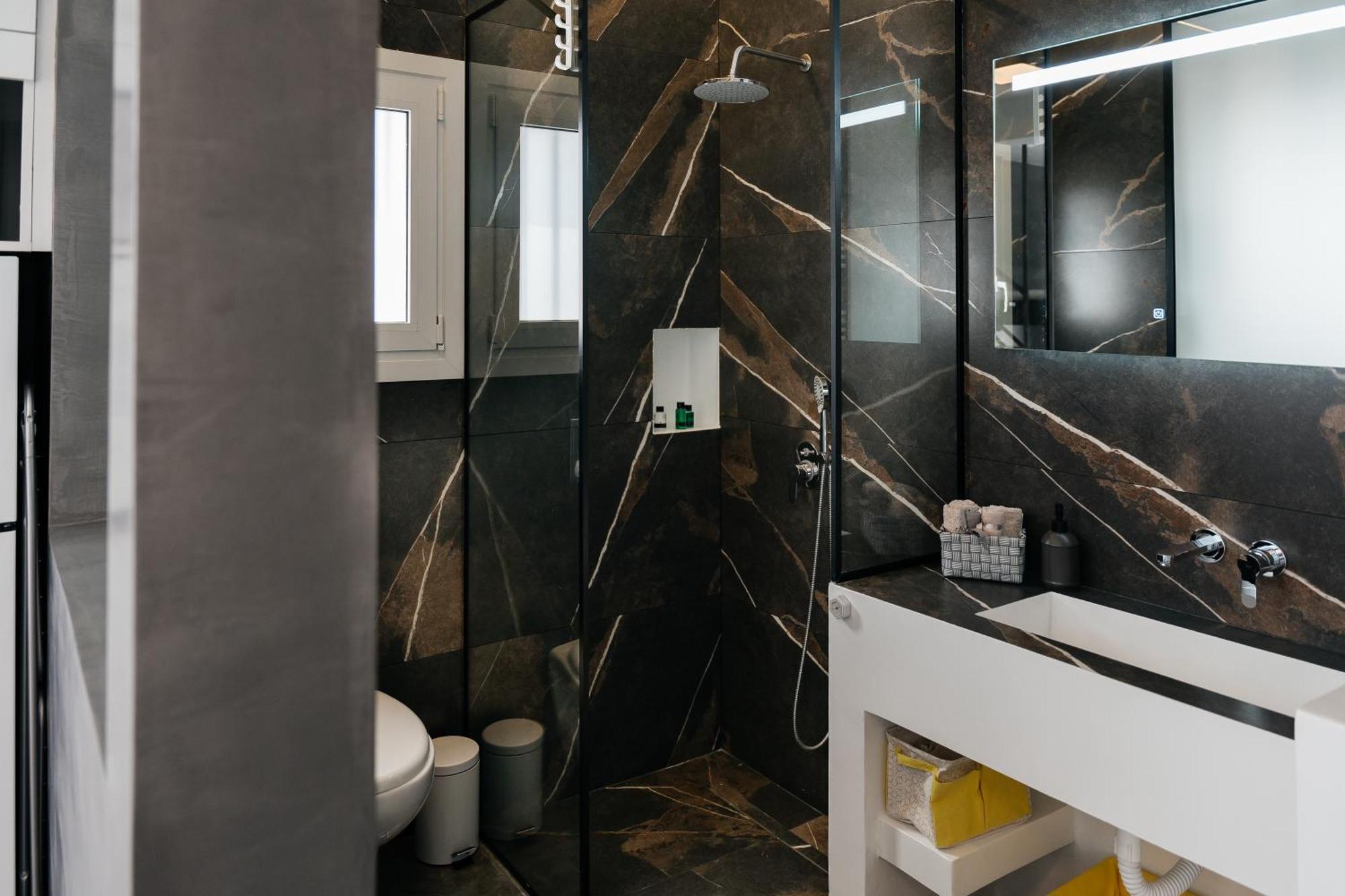 Stylish Overlooking The Acropolis *