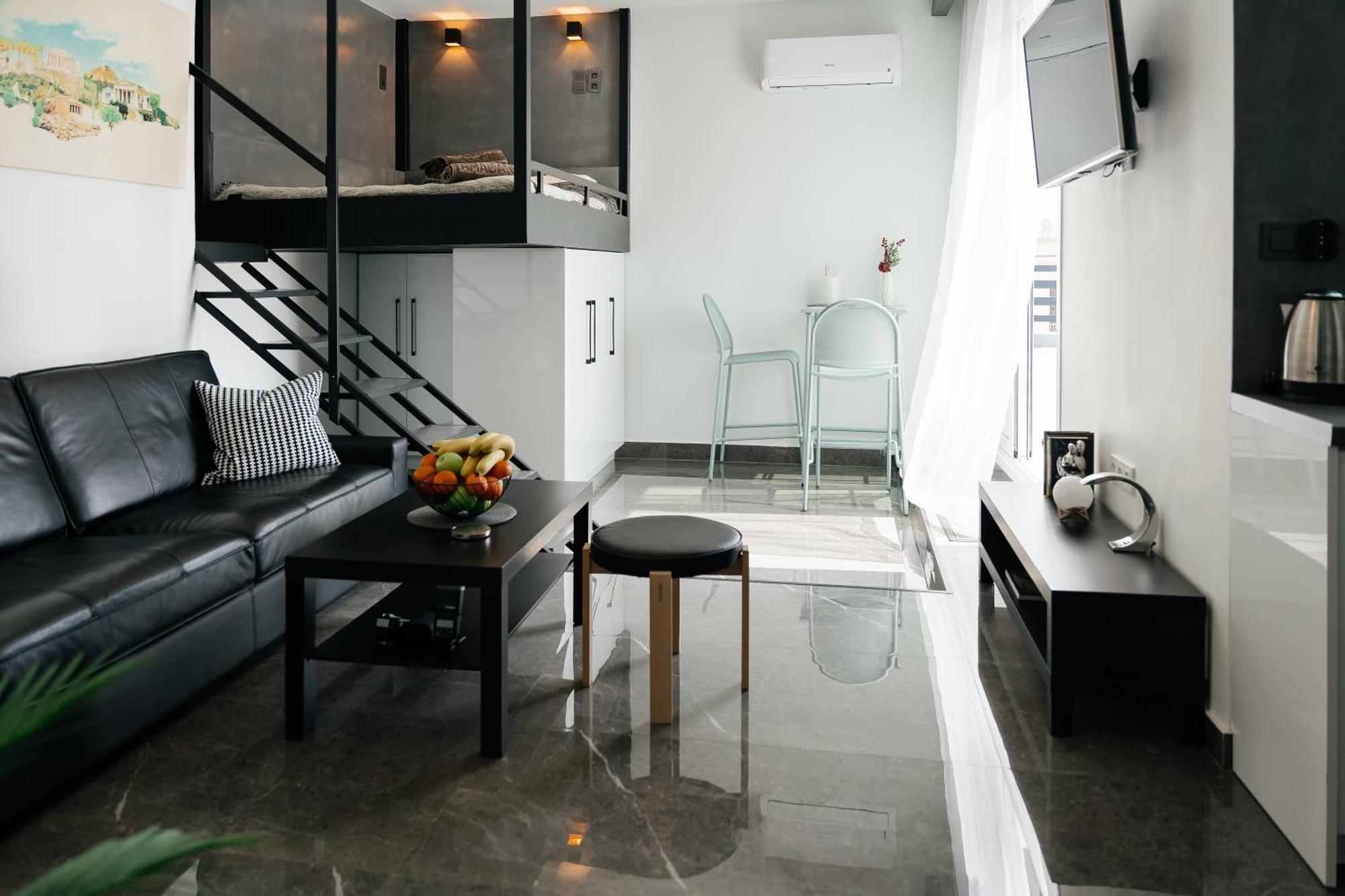 Stylish Overlooking The Acropolis Athen